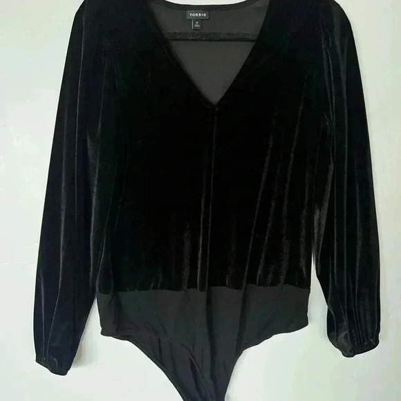 Torrid Soft Velvet Stretch V-Neckline Long Sleeve Bodysuit - Picture 4 of 9